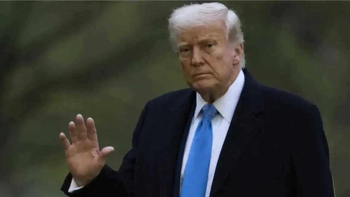 Trump Cautions Russia and China Against Supplying Arms to Iran