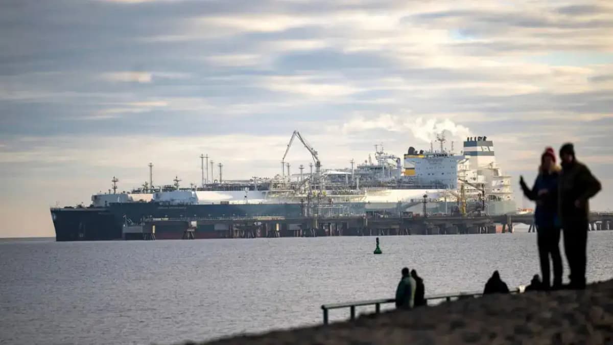 Saudi Oil Shipping Faces Insurance Crisis Amid Houthi Attacks