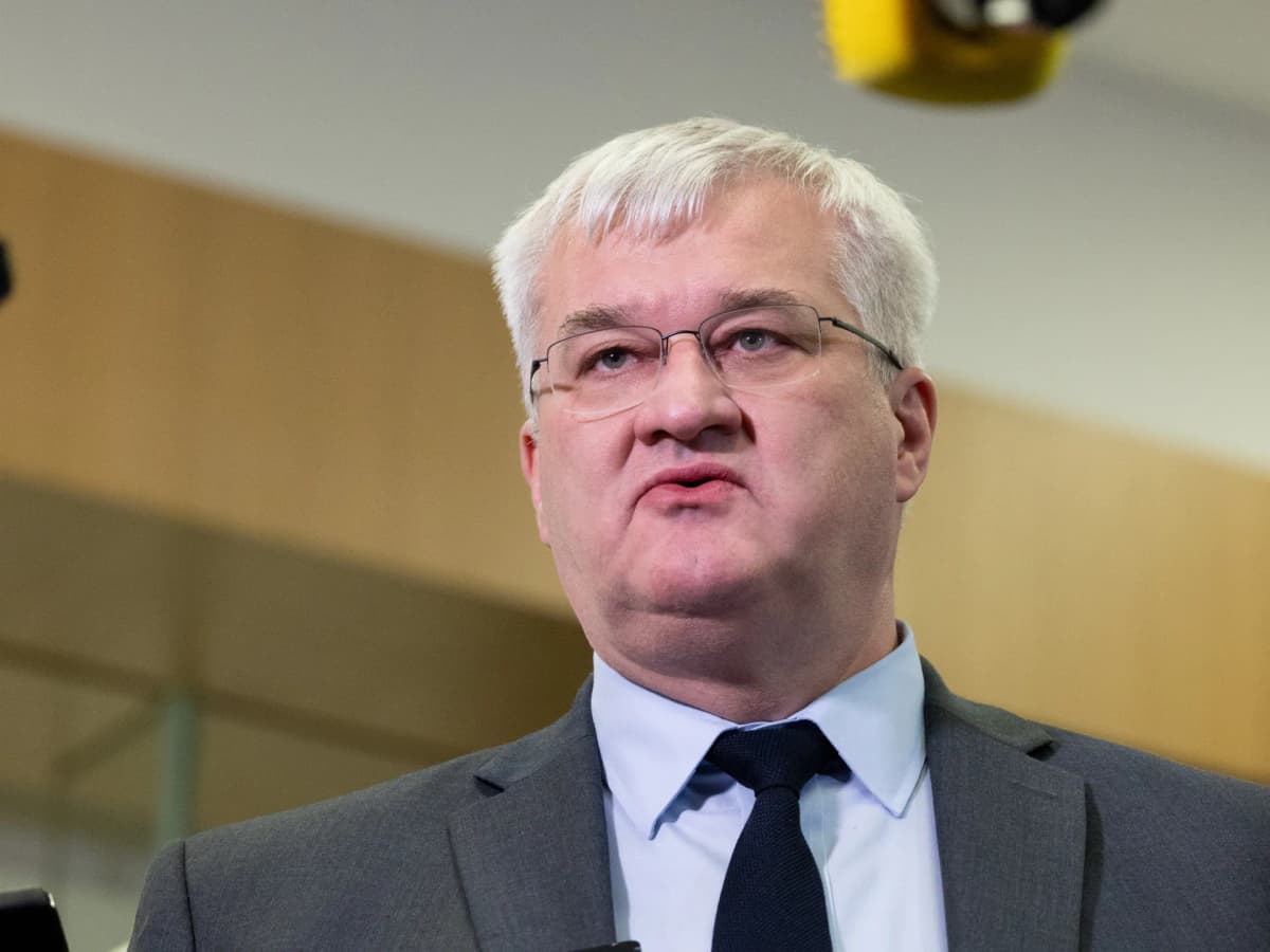 ukraine urges iran to avoid es
