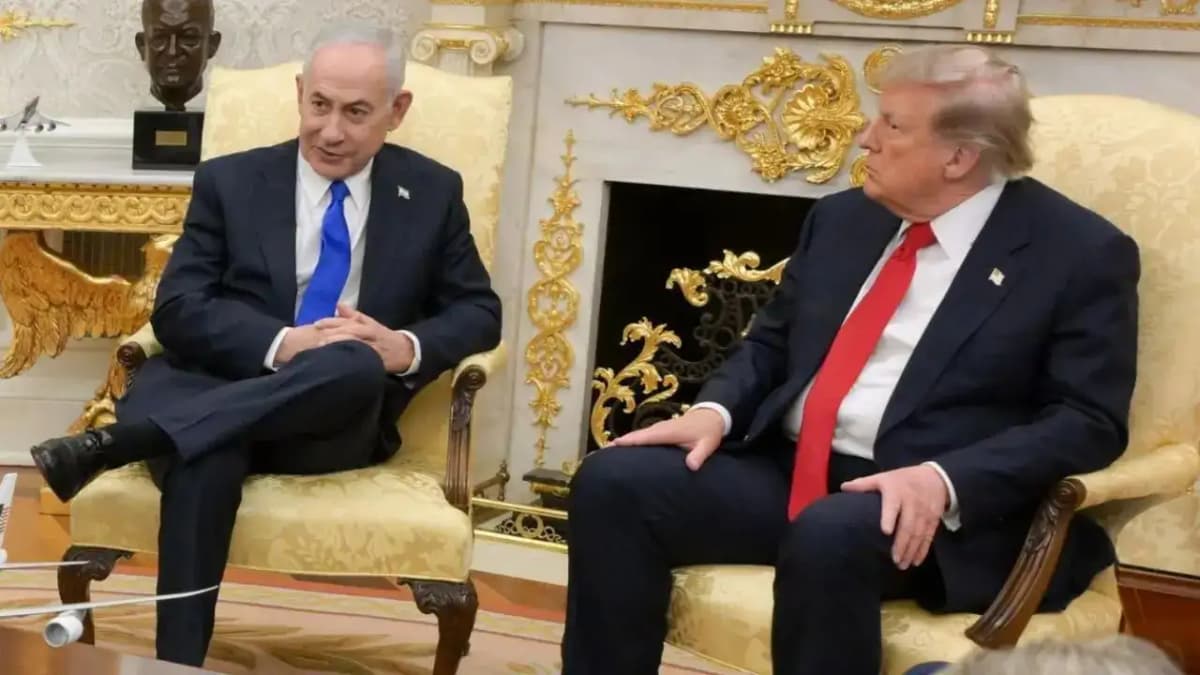 trump and netanyahu hold posit