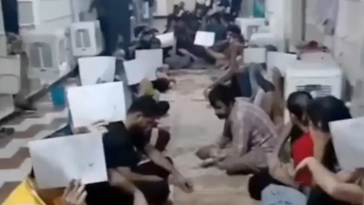 1 500 iranian prisoners protes