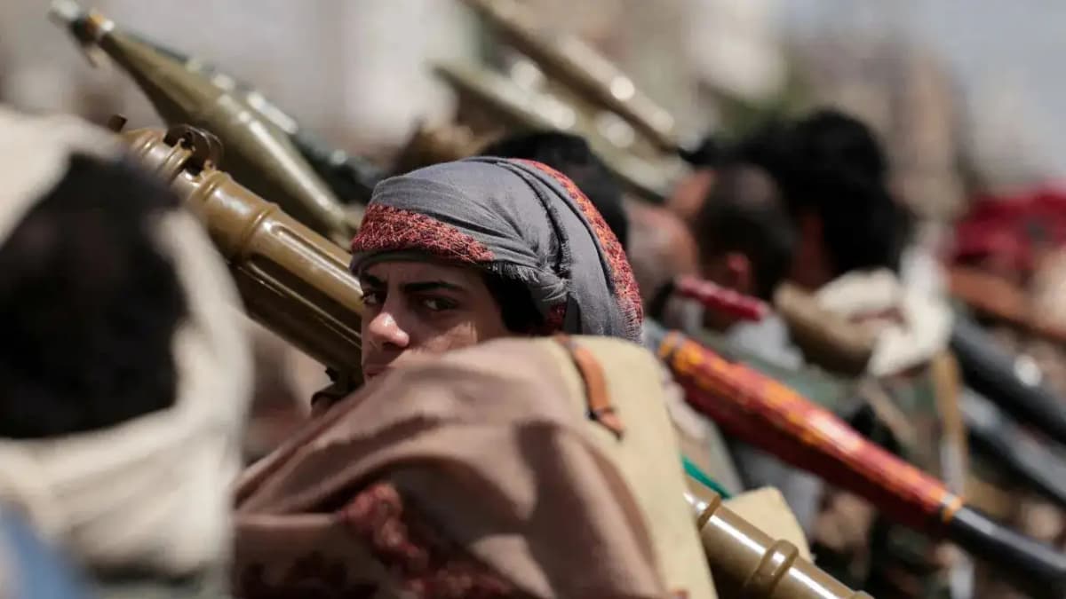 houthis target saudi oil tanke