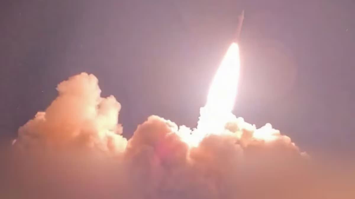 iran launches ballistic missil