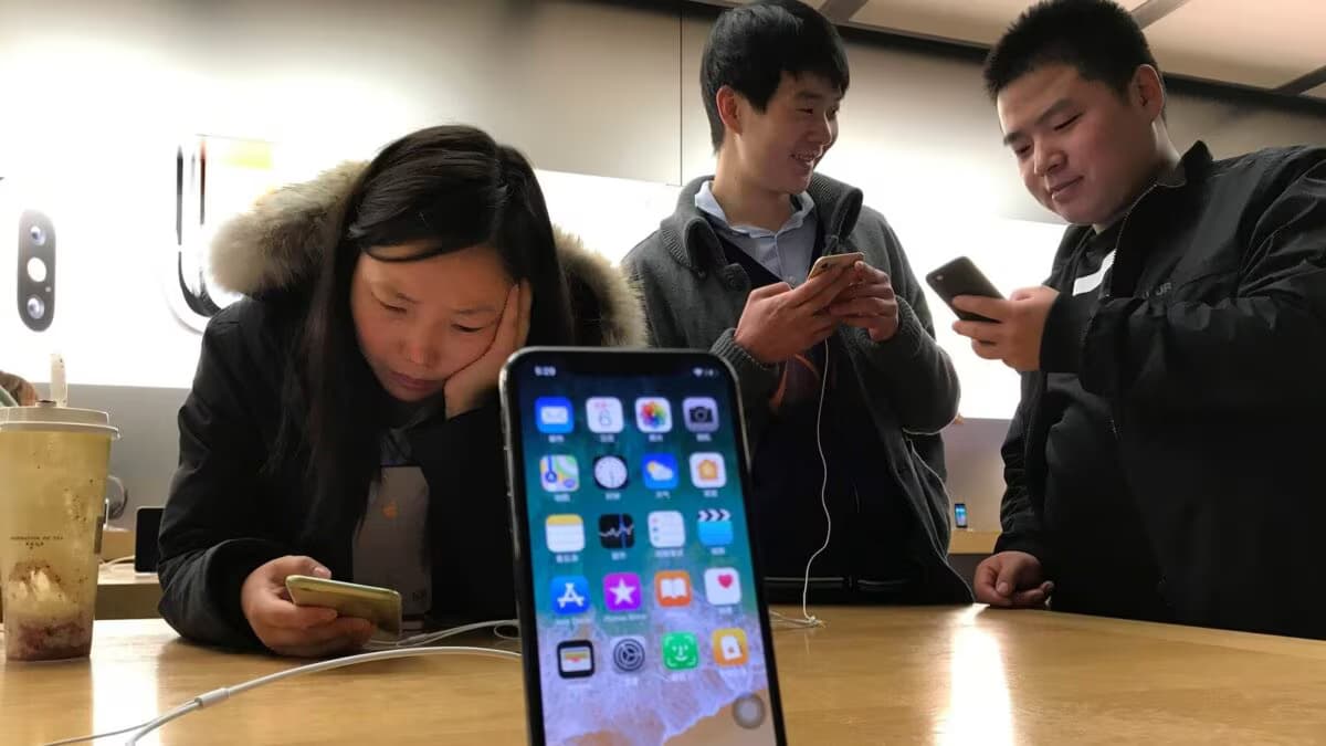 apple launches new leasing pro