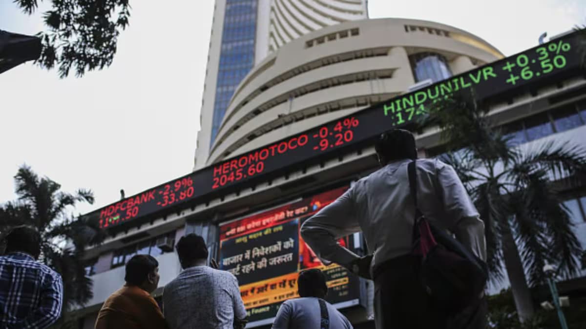 Sensex Surges Nearly 889 Points, Nifty Stays Above 24,250 as IT and Metal Stocks Shine