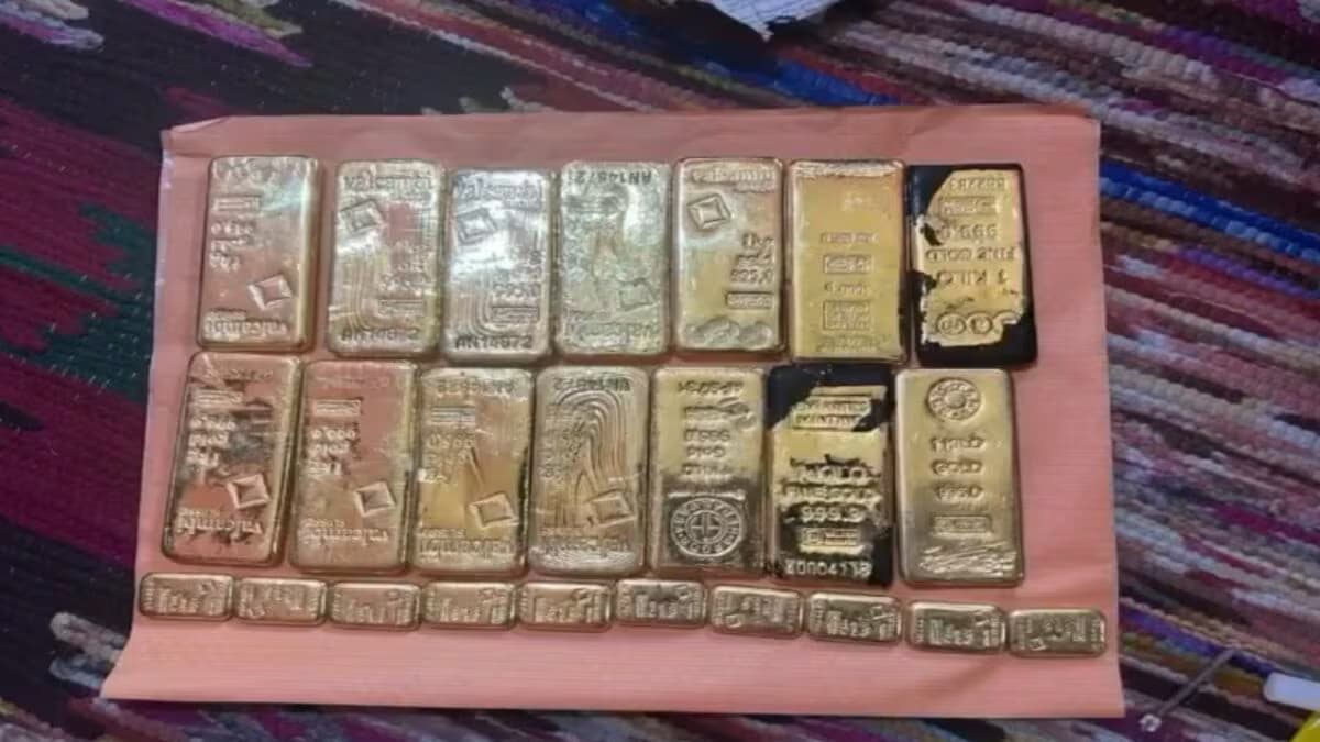 Massive Cash and Gold Seized in West Bengal Police Raid