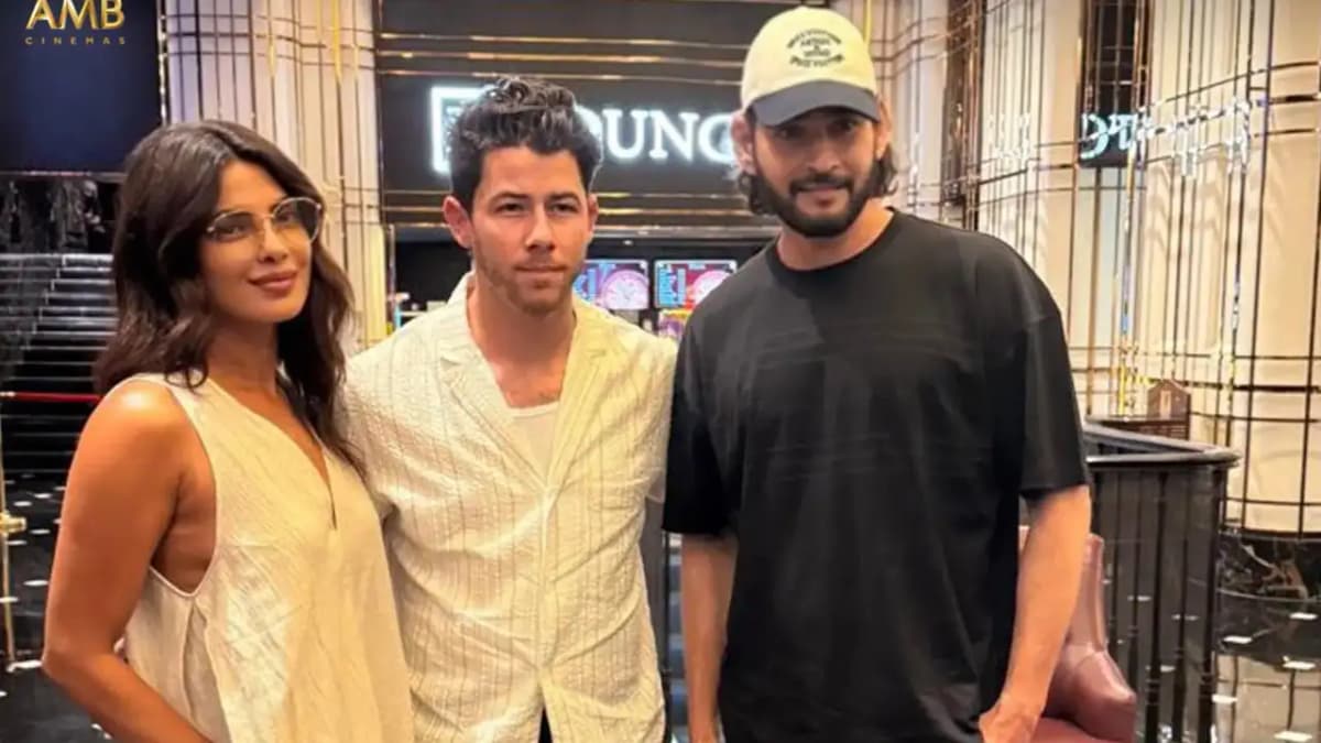 Priyanka Chopra and Nick Jonas Enjoy Movie Night with Mahesh Babu in Hyderabad