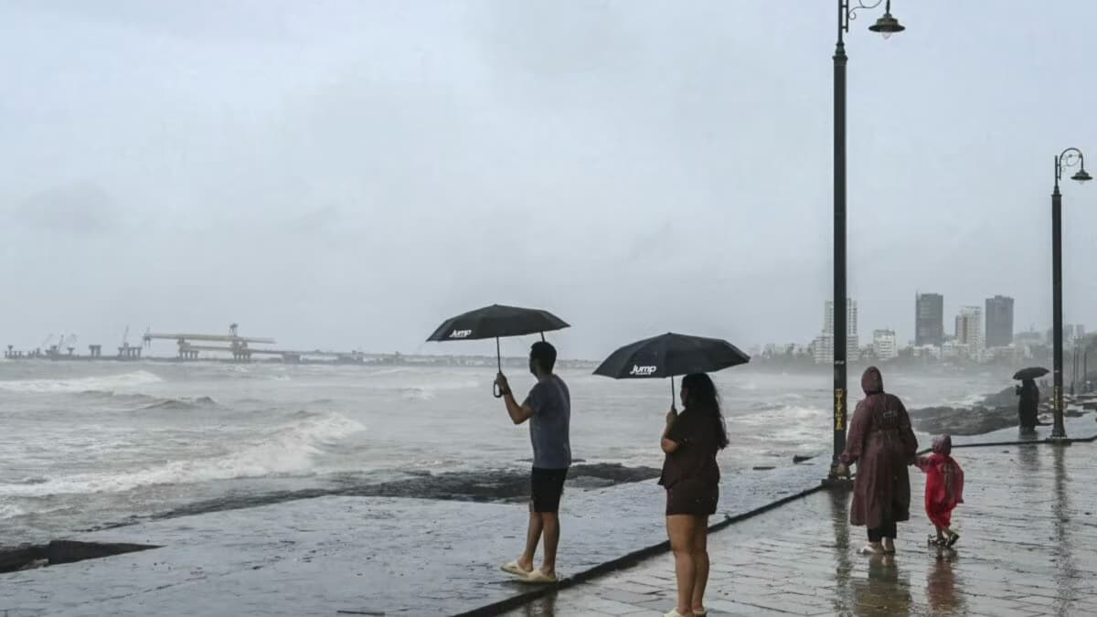Mumbai Faces Water Supply Challenges Despite Overflowing Lakes