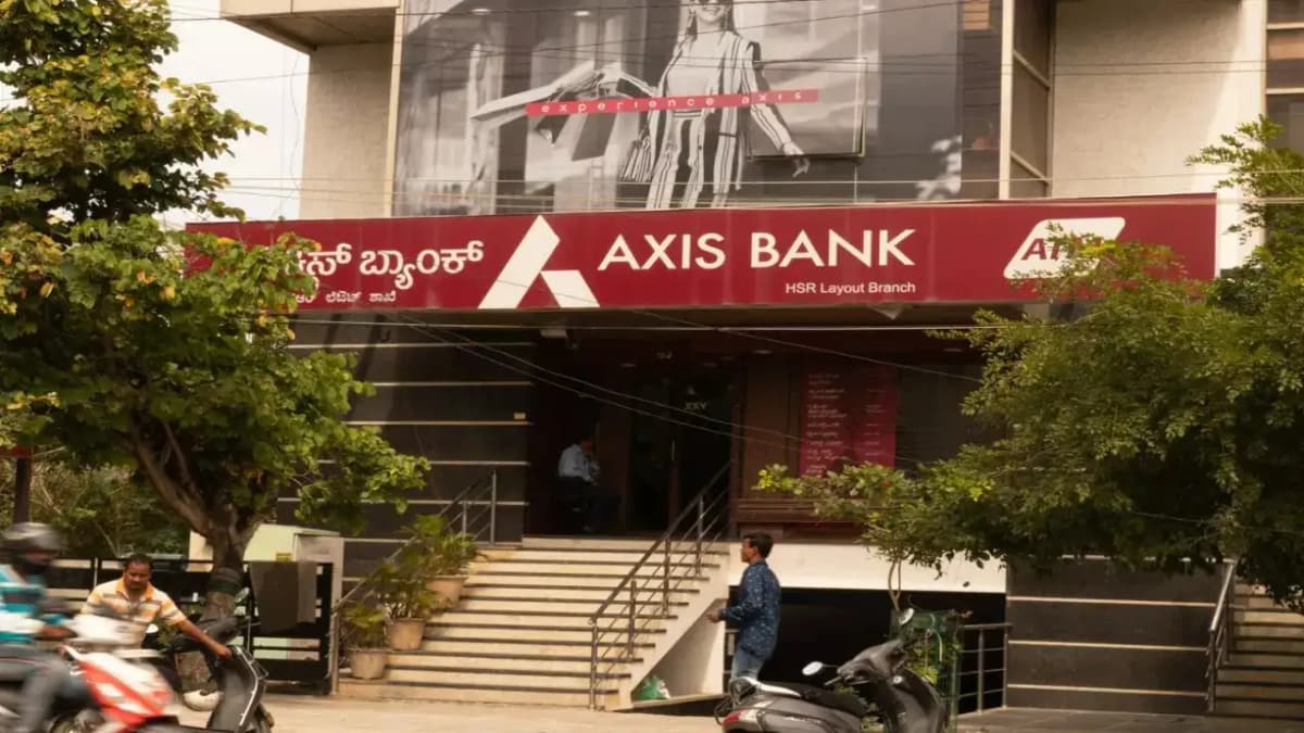 Axis and Kotak Mahindra Bank Increase DCC Fees for Overseas Transactions