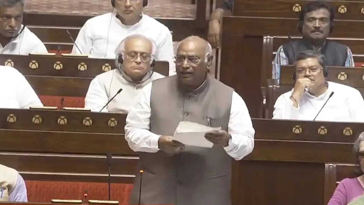 Kharge Criticizes BJP's Anti-Paper Leak Bill as Insufficient
