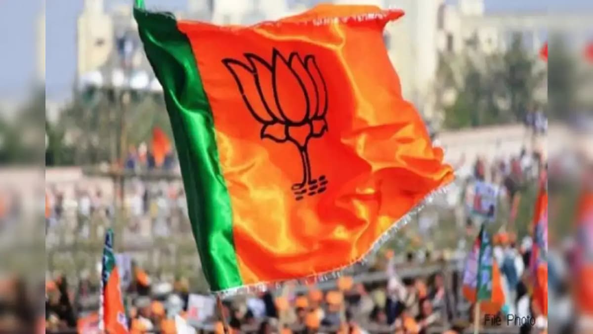 bjp secures manjalpur seat wit