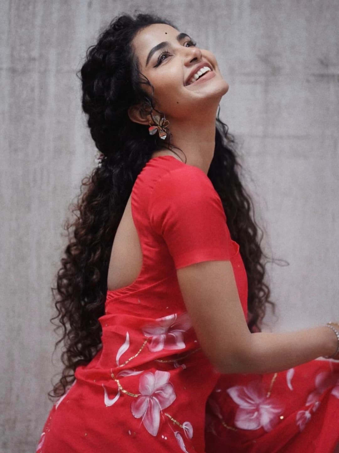 Anupama Parameswaran Looks Gorgeous In This Red Saree