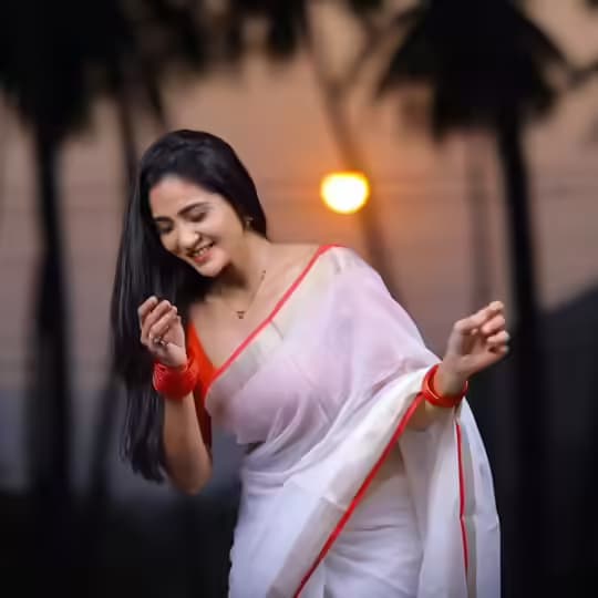 Karthik Deepam Serial Villain Gayatri Simhadri Is An Anarchy In Glamour