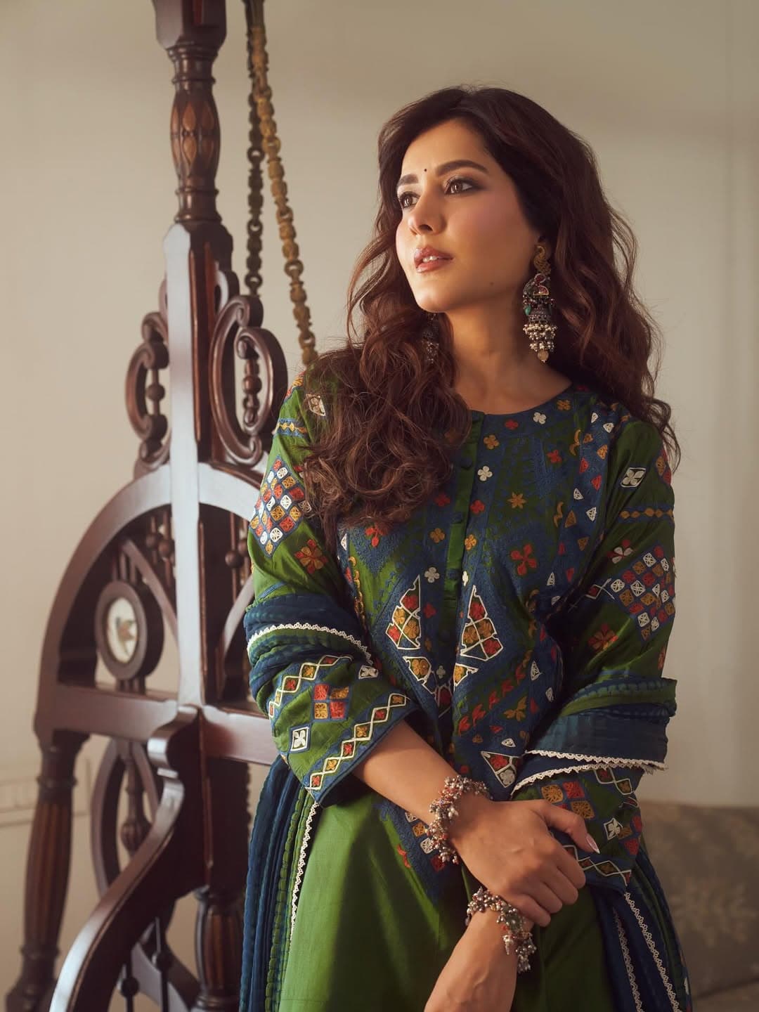 Raashii Khanna Looks Awesome In This Punjabi Dress