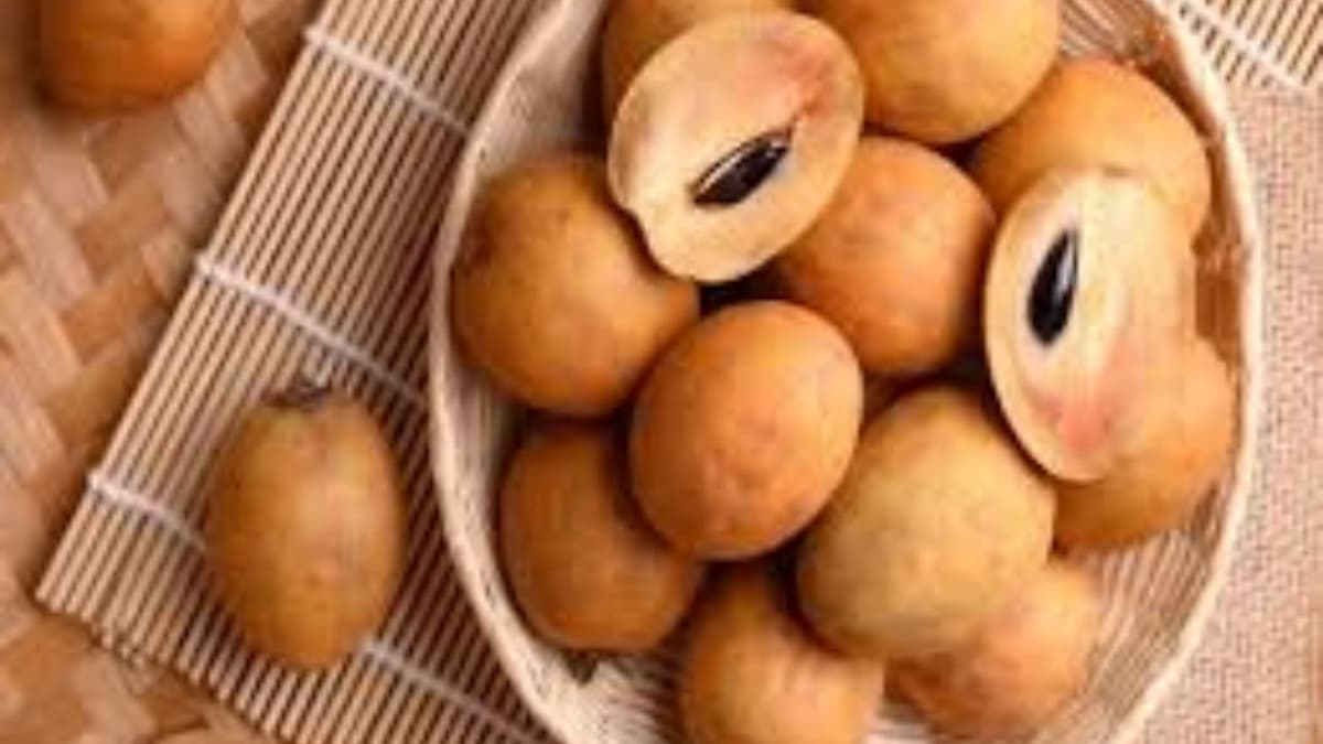 There Are Many Amazing Benefits Of Eating Sapota Fruit